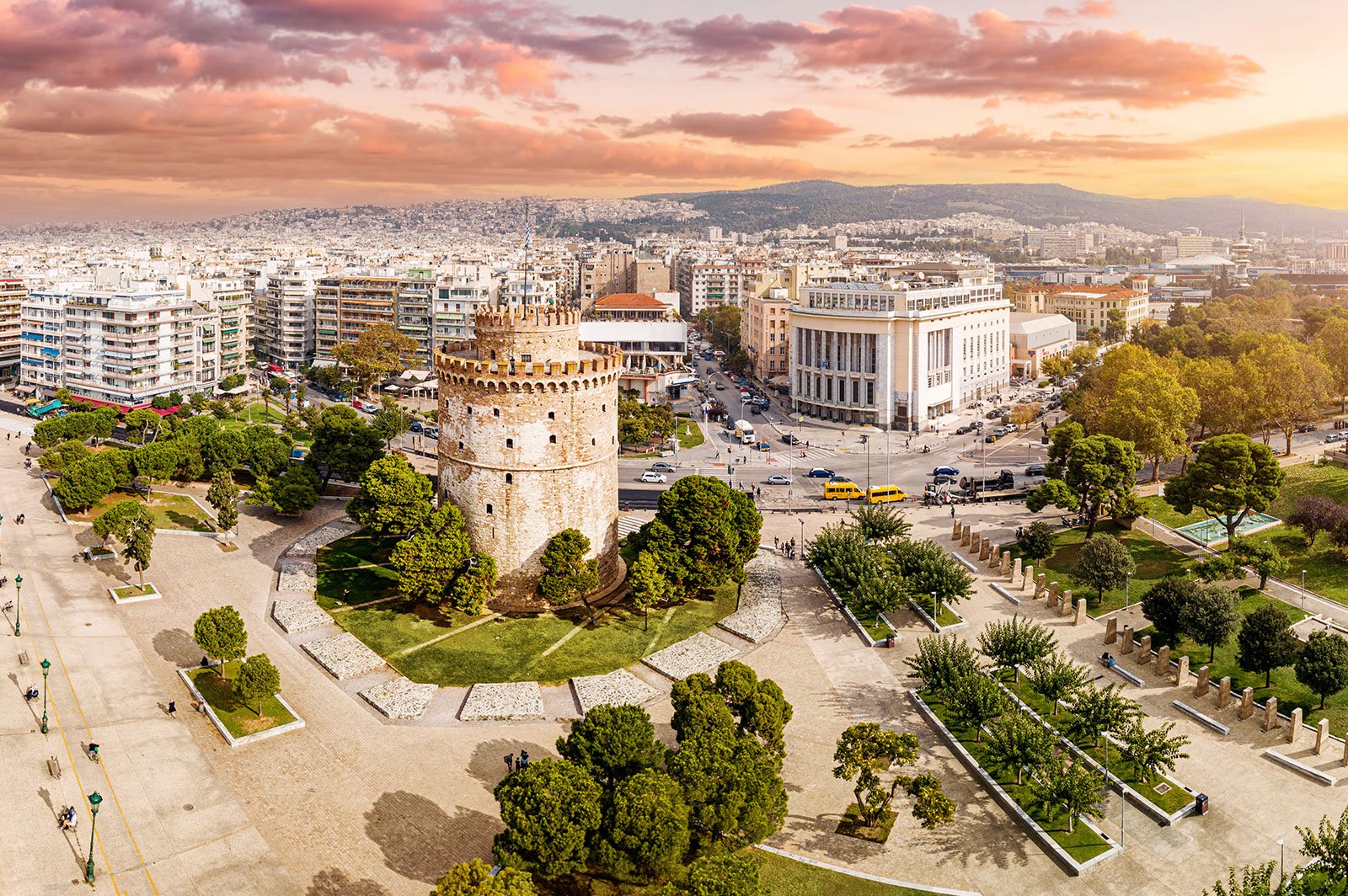 Transfer Skopje to Thessaloniki with wine taste and lunch